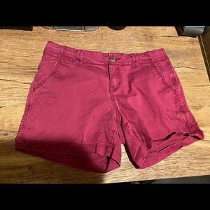 Maurice’s maroon Jean shorts